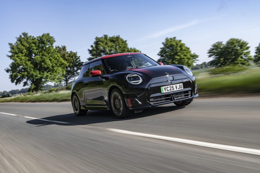 Mini John Cooper Works Electric review main image