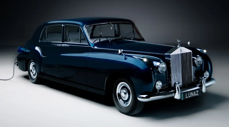 Lunaz-Rolls-Royce-Phantom-V-EV-restomod