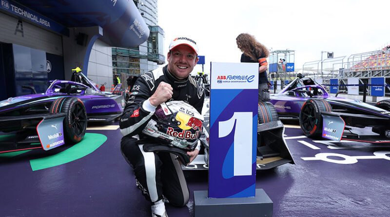 Jaguar TCS Racing’s Nick Cassidy delivered a flawless lights-to-flag performance in treacherous wet conditions to win the 2025 Hankook Shanghai E-Prix Round 11, securing his first victory of the season and the first flag-to-flag triumph of the GEN3 Evo era.