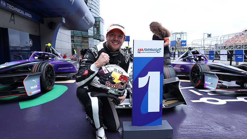 Jaguar TCS Racing’s Nick Cassidy delivered a flawless lights-to-flag performance in treacherous wet conditions to win the 2025 Hankook Shanghai E-Prix Round 11, securing his first victory of the season and the first flag-to-flag triumph of the GEN3 Evo era.