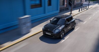 Mini-Cooper-Electric-Monochrome