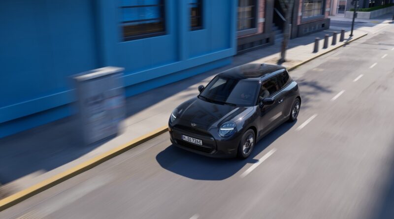 Mini-Cooper-Electric-Monochrome