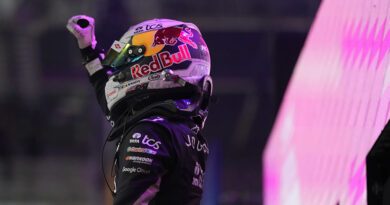 Nick Cassidy secures a thrilling Round 15 win at the 2025 London E-Prix, marking a swansong victory for Jaguar and Team Principal James Barclay. De Vries and Wehrlein complete the podium.