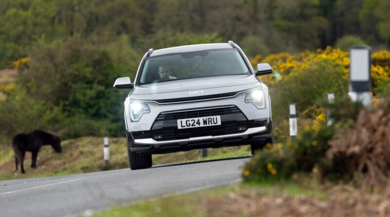 Kia Niro PHEV review driving image