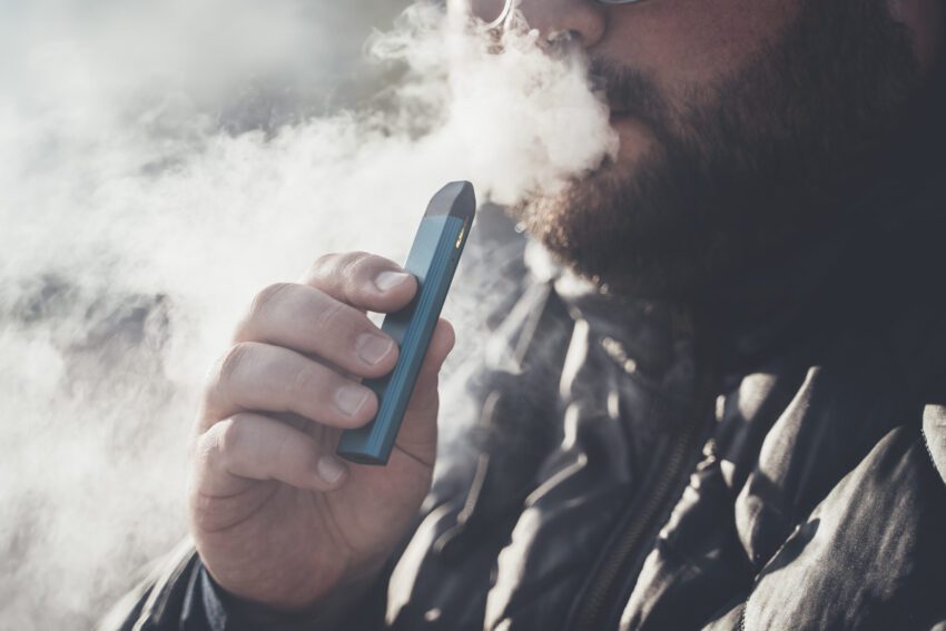 Choosing the right rechargeable pod-style vape kit deserves attention. These factors influence your vaping and satisfaction.