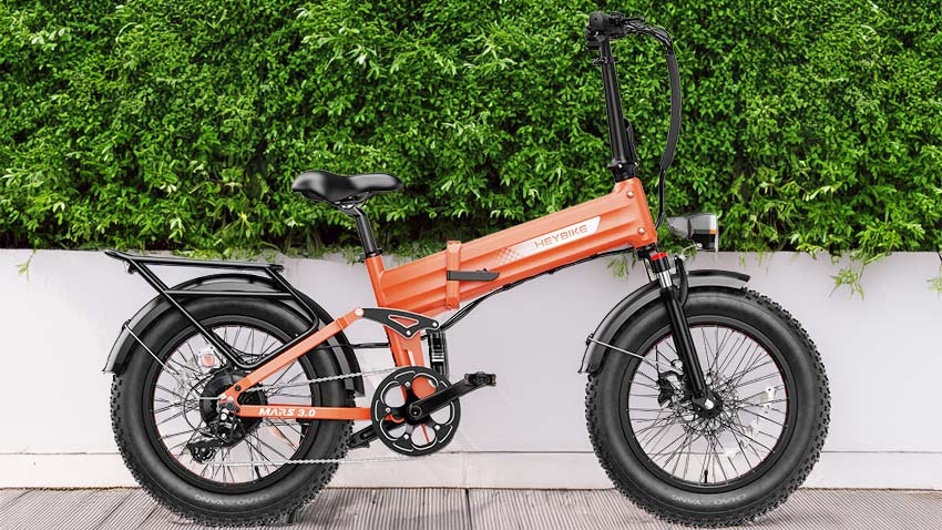 When I unfolded the Heybike Mars 3.0 for the first time, I could tell this wasn’t your average commuter folder. This bike means business.