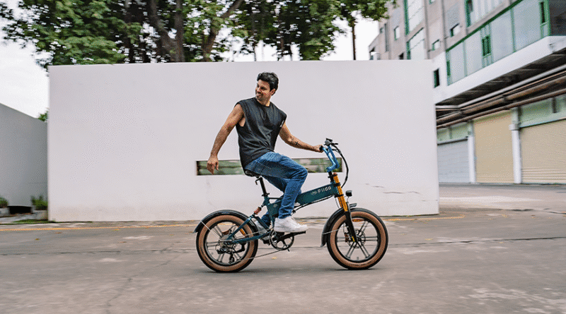 Among the many types of e-bikes available on the UK market, one particularly eye-catching category is the fat tire electric bike.