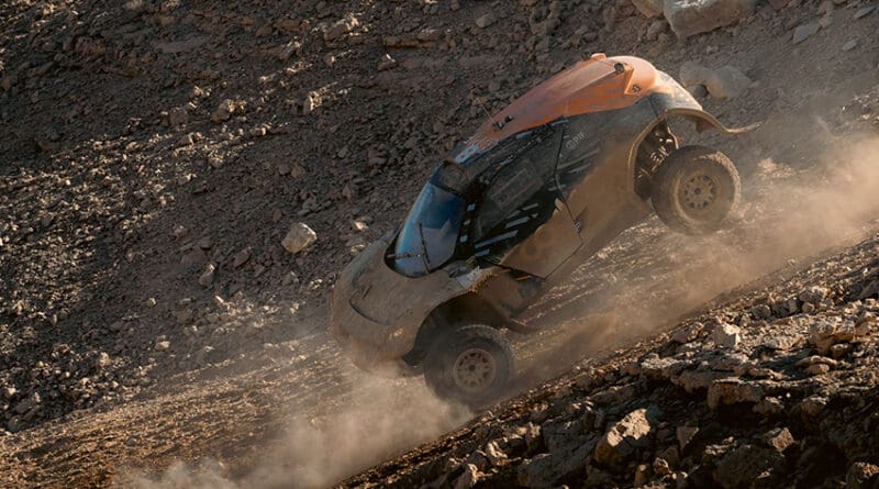 Jameel Motorsport delivered the perfect response to Saturday’s drama by topping qualifying for Race 2 of the 2025 Desert X Prix in Qiddiya City.