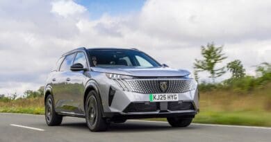 Peugeot-e-5008-GT-premium