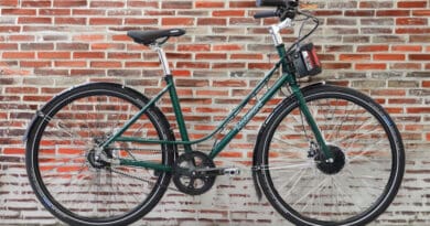 It’s not often I get to test an electric bike that’s truly British-built. In a market dominated by German engineering, Chinese motors and Dutch design, the ARCC Rosemont Electric stands out as a genuine product of Cambridgeshire craftsmanship — and one that’s refreshingly different in both concept and execution.