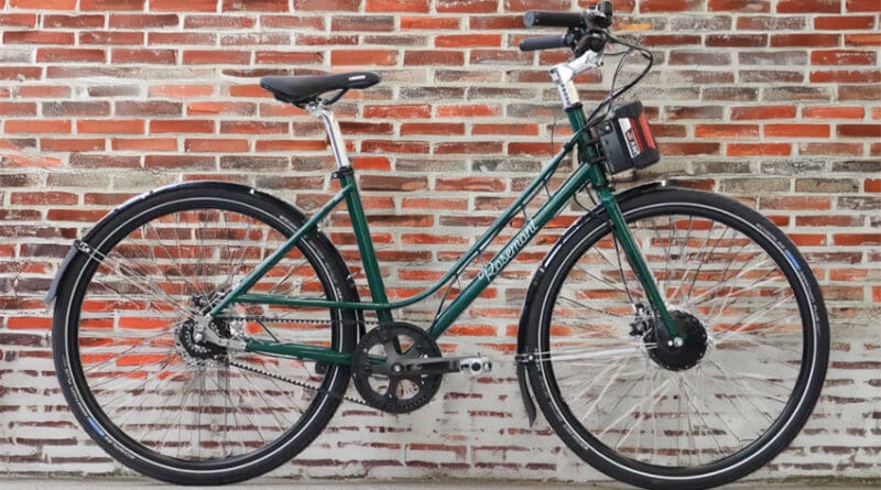 It’s not often I get to test an electric bike that’s truly British-built. In a market dominated by German engineering, Chinese motors and Dutch design, the ARCC Rosemont Electric stands out as a genuine product of Cambridgeshire craftsmanship — and one that’s refreshingly different in both concept and execution.