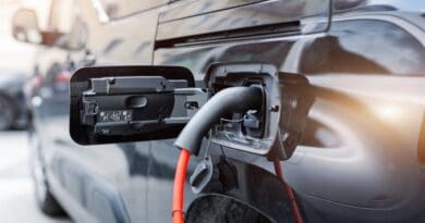 Fleet operator confidence in the shift to electric vans is weakening, with new research showing expectations for battery-powered models have fallen for the third consecutive year.