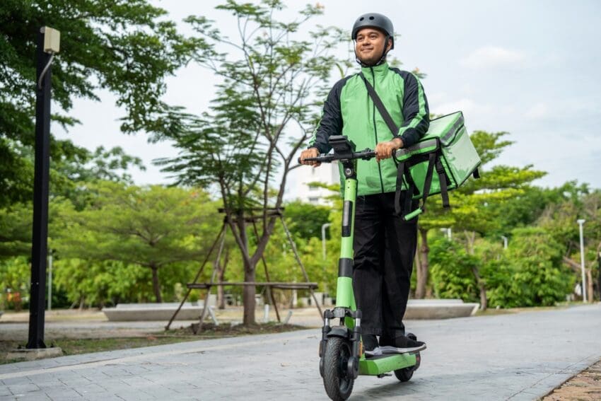 Electric scooters, also known as electric mopeds, are regularly spotted on our roads, epitomizing convenience in the delivery industry by boosting speed and efficiency ‒ qualities that are increasingly in demand by picky customers.