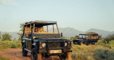 Electrogenic Safari Land Rover Defender in Kenya