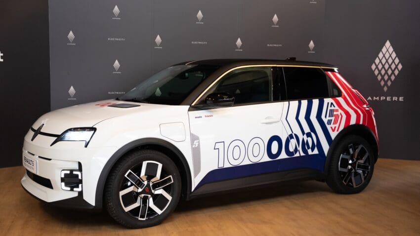 Renault builds 100000th R5 in Douai