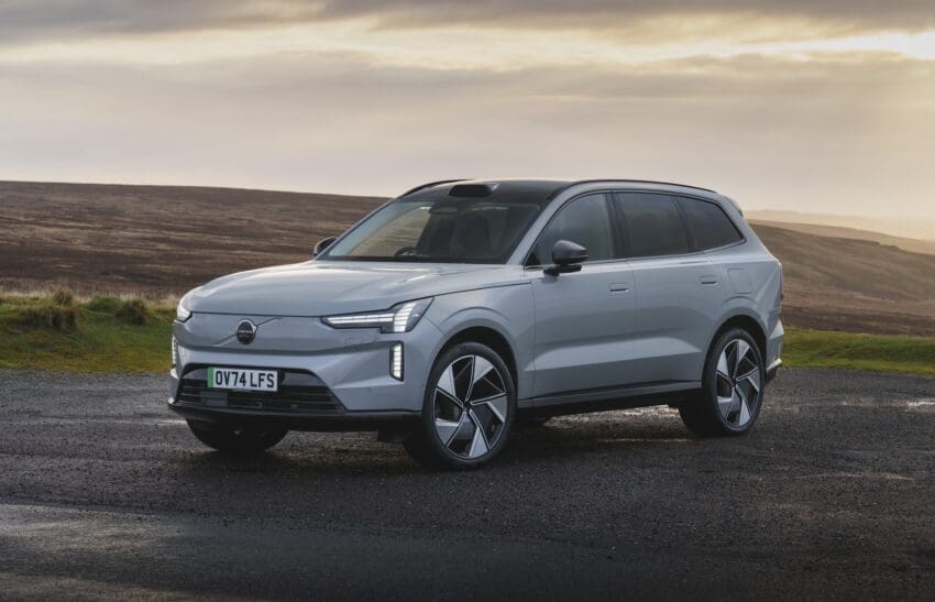 Volvo EX90 with LiDAR system